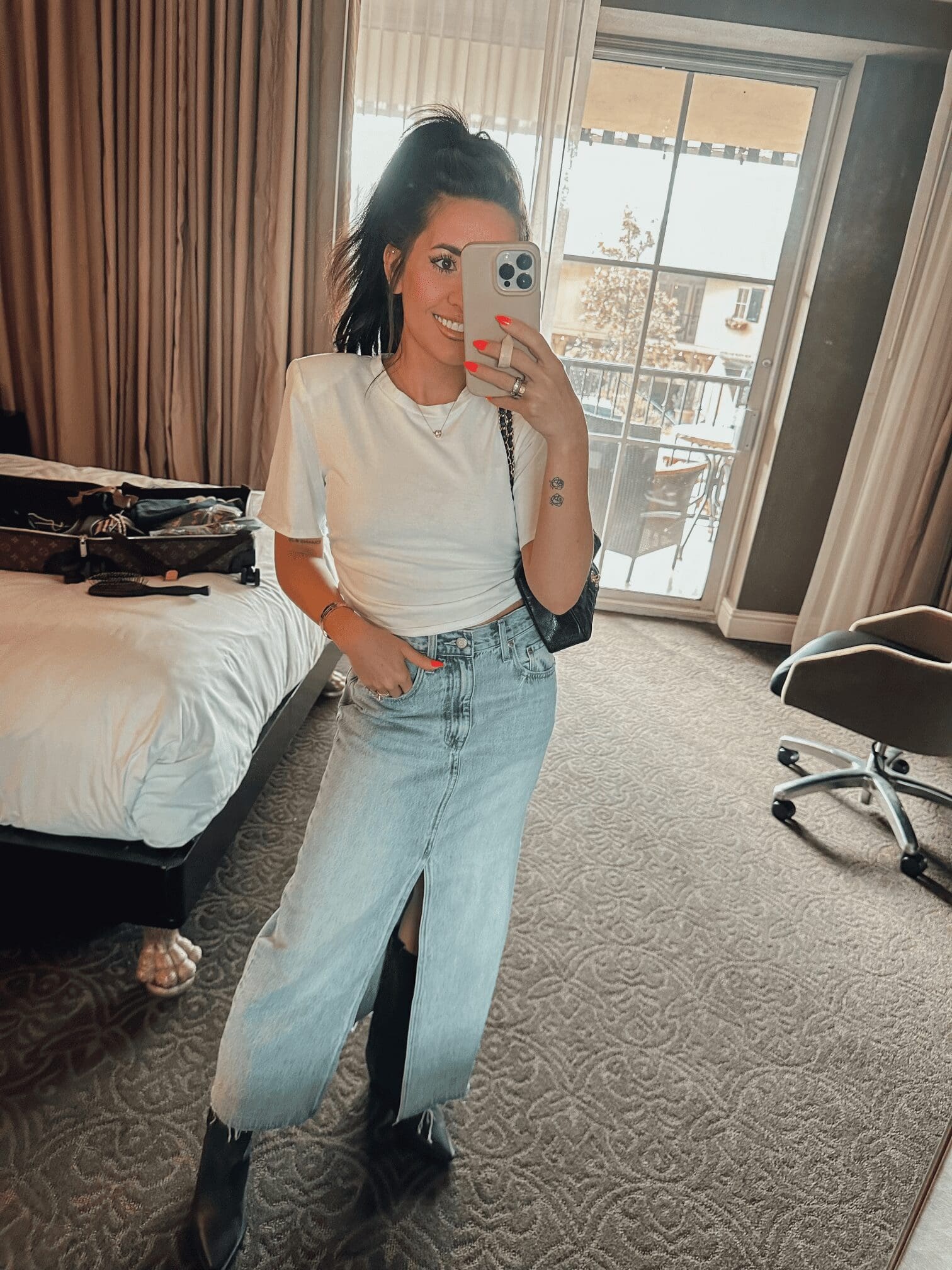 denim midi skirt outfit