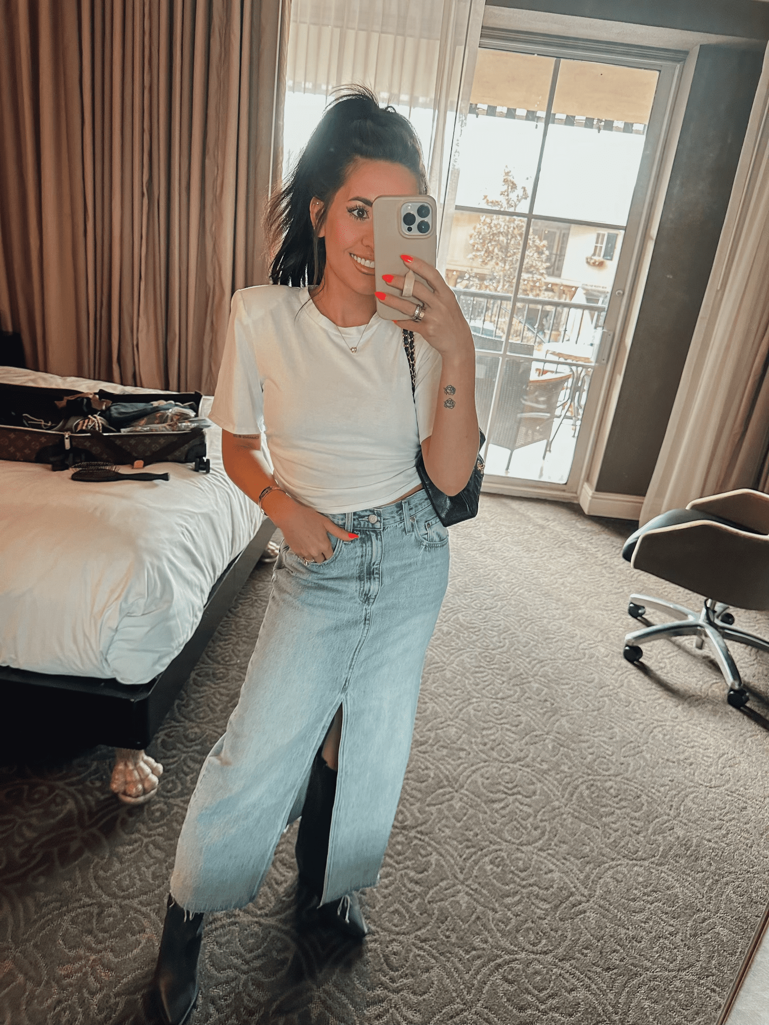 denim midi skirt outfit